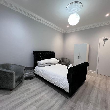 Lovely 4 Bedroom 2Nd Floor Walk Up Apartment Edinburgh Ngoại thất bức ảnh