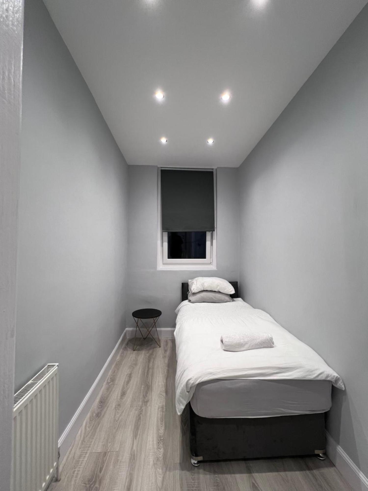 Lovely 4 Bedroom 2Nd Floor Walk Up Apartment Edinburgh Ngoại thất bức ảnh