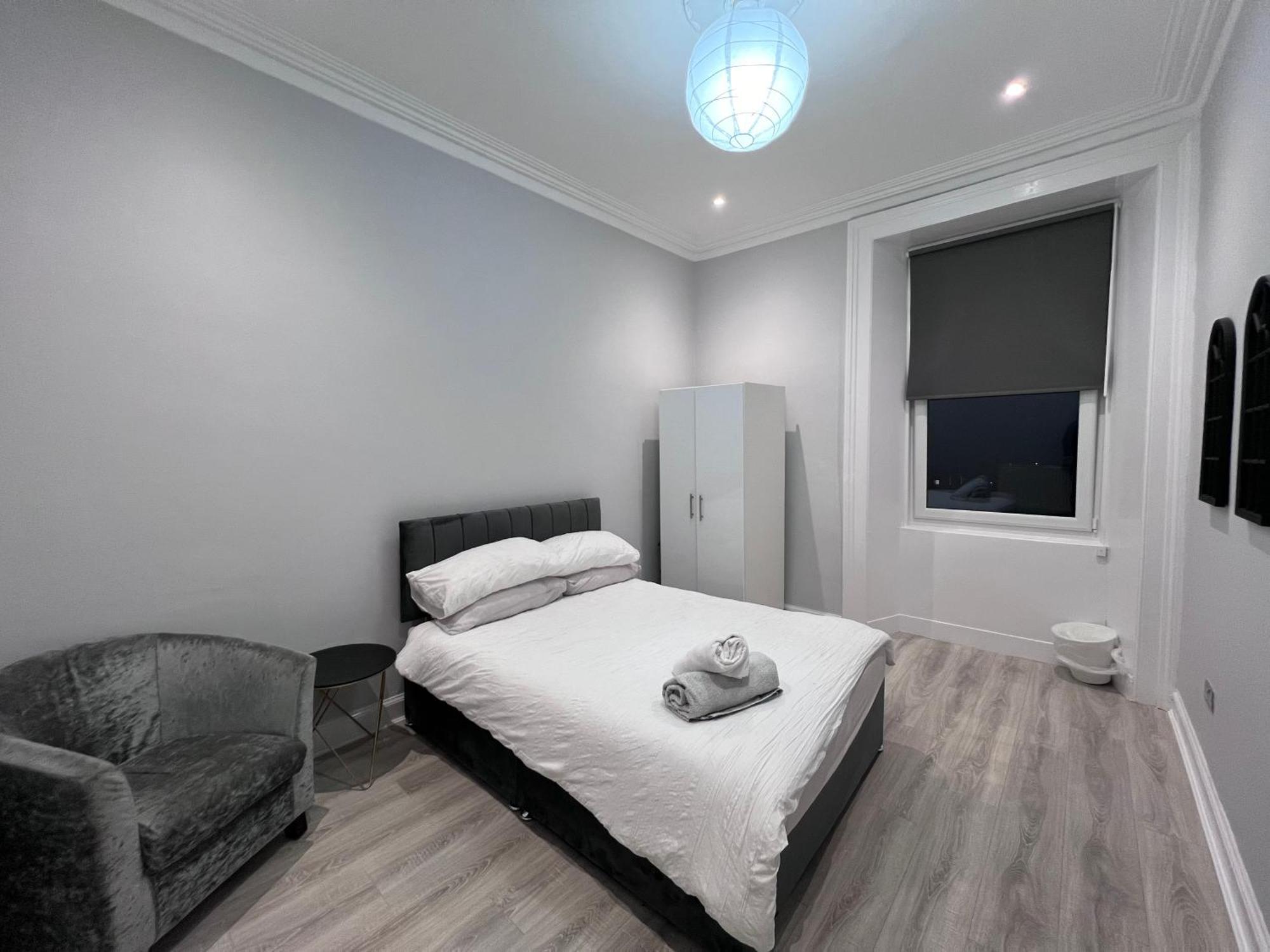 Lovely 4 Bedroom 2Nd Floor Walk Up Apartment Edinburgh Ngoại thất bức ảnh