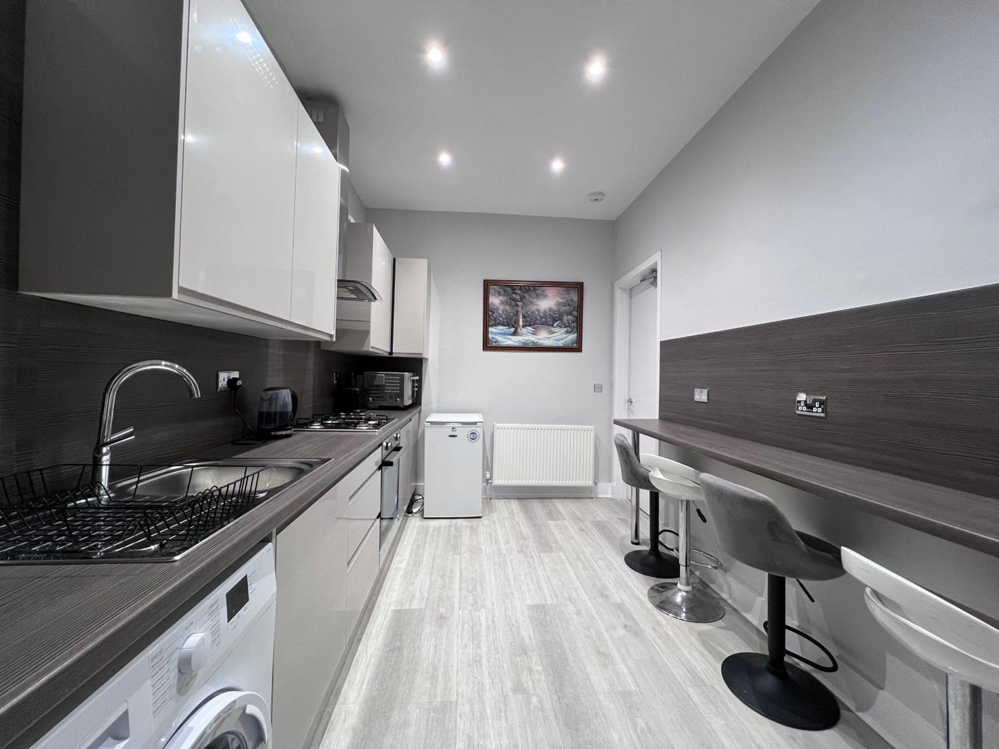 Lovely 4 Bedroom 2Nd Floor Walk Up Apartment Edinburgh Ngoại thất bức ảnh